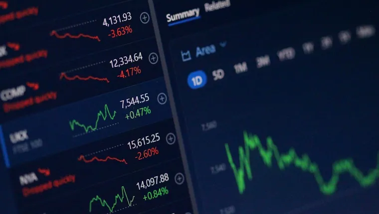 Budget Cuts, AI Stocks & London Delisting: Your Daily Finance Update