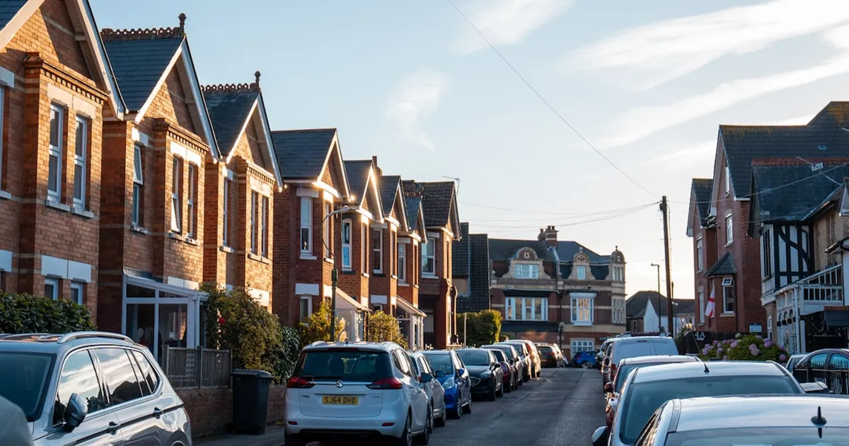 House Prices Drop as Markets Rally on Iran Ceasefire News