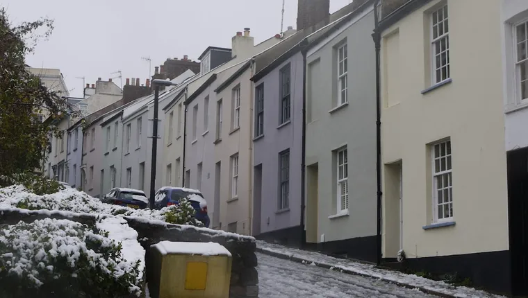 Rent Freeze Plans & War Impact: UK Finance Daily