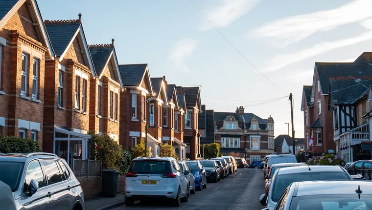 UK Finance Daily: Housing Market Wobbles Amid Global Uncertainty